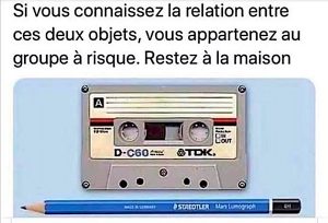 blague detecter qui est a risque covid-19 avec crayon et cassette audio