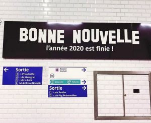 Station bonne nouvelle l'année 2020 est finie ! blague covid-19 metro