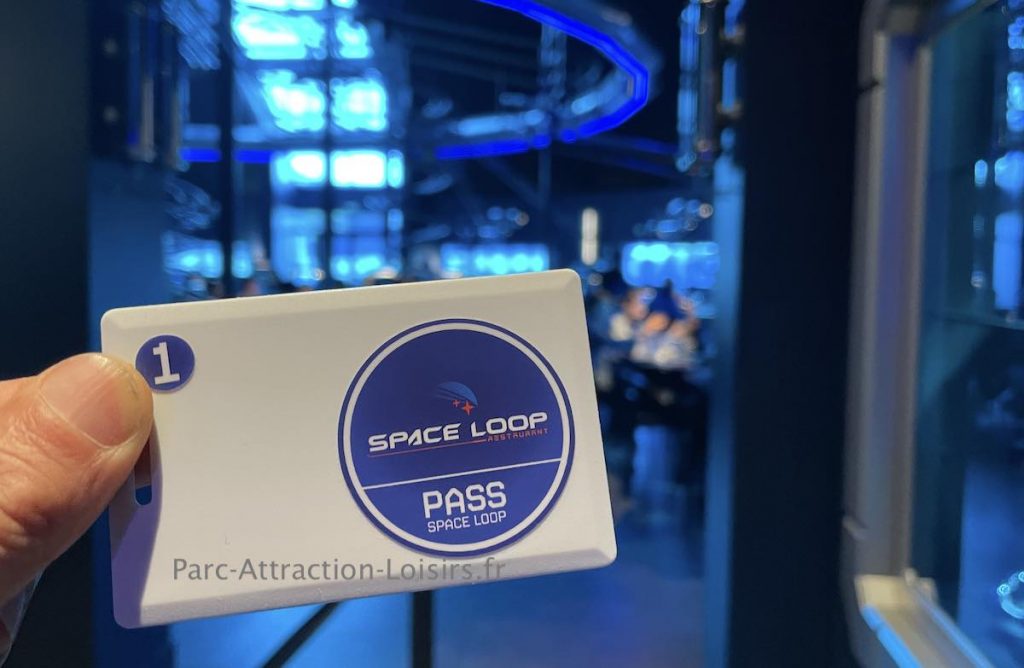 comment on paie avec badge au space loop futuroscope