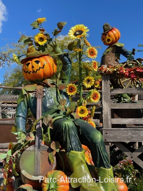 décors d'halloween à Disney paris