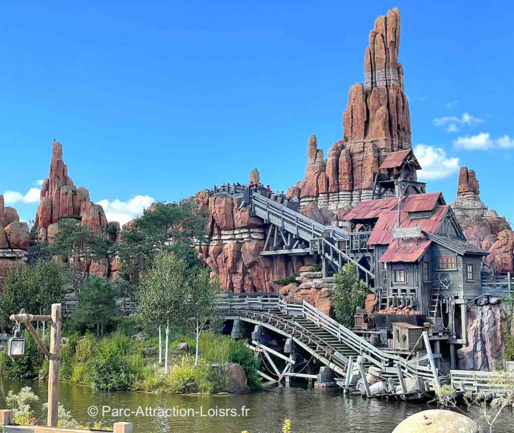 grand-huit parc disney paris train de la mine big thunder mountain