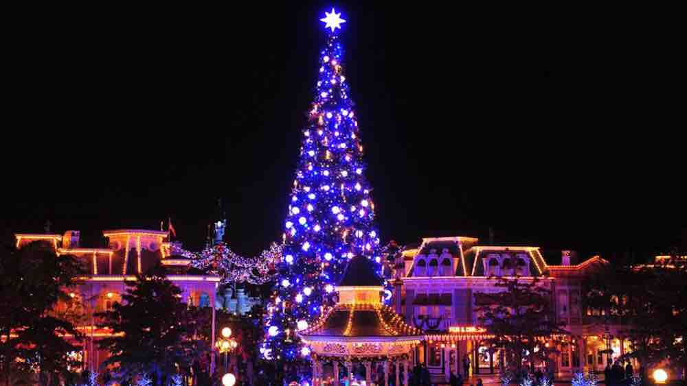 décoration sapin noel Disney à disneyland Paris