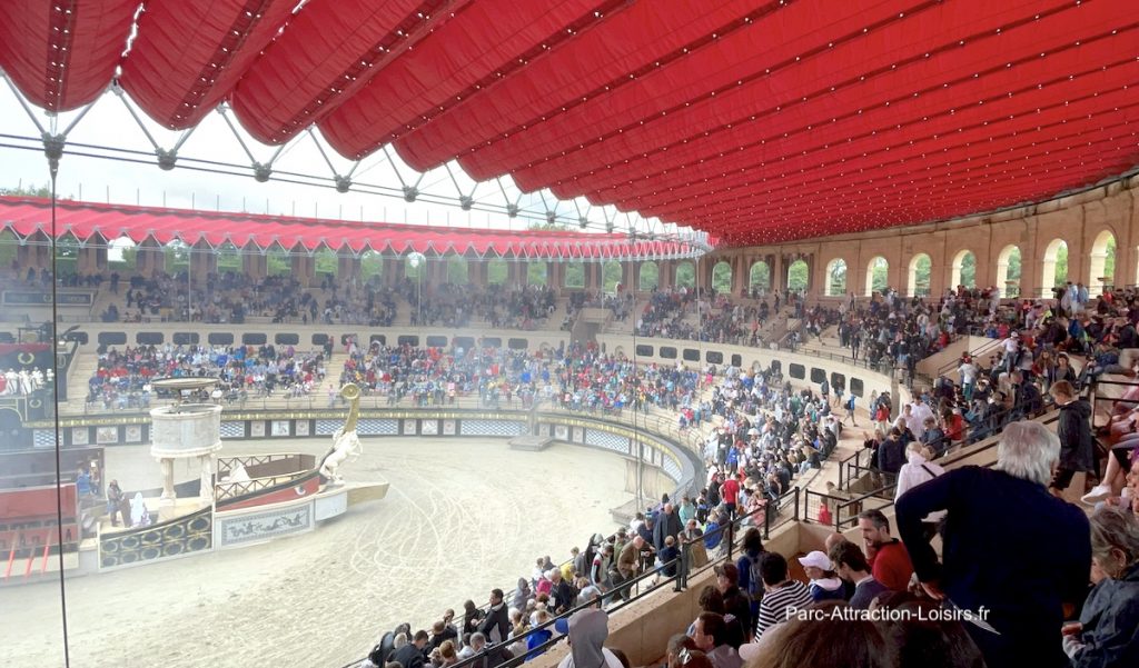 spectacle puy du fou sous la pluie