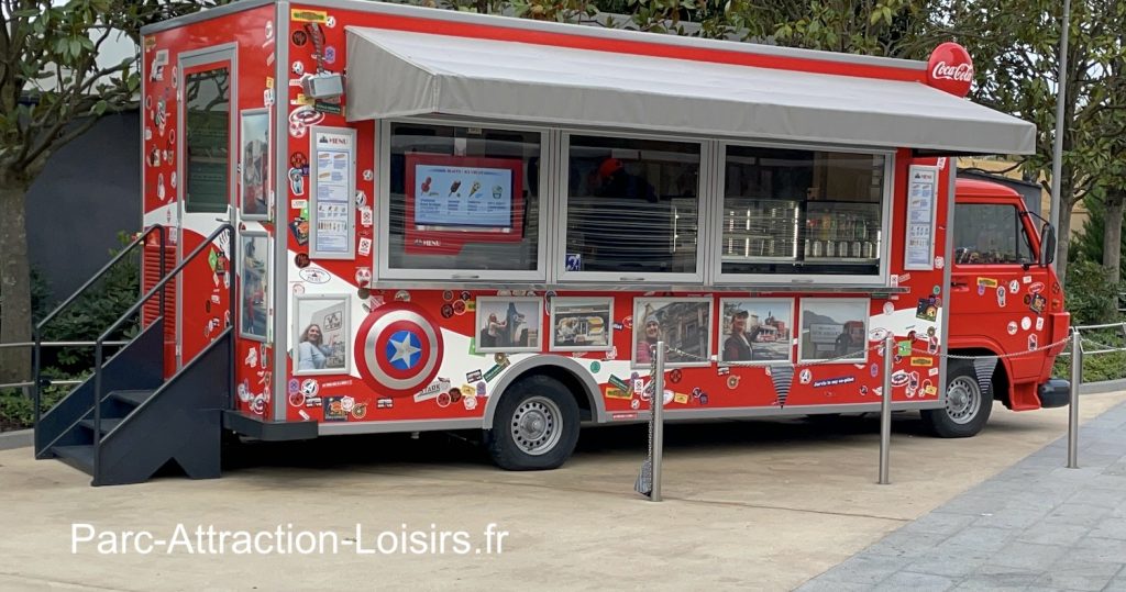 restauration à l'avengers Campus : food truck fast food captain america