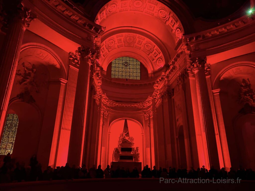 AURA Invalides : tableau rouge