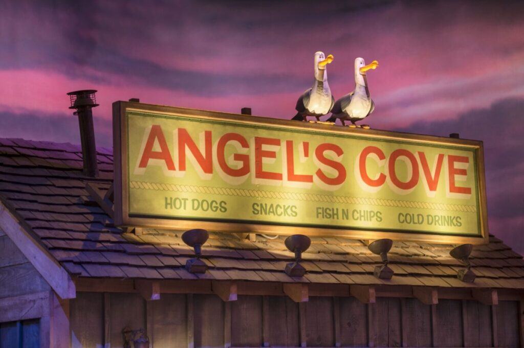 Grand huit coaster Crush Coaster Disneyland