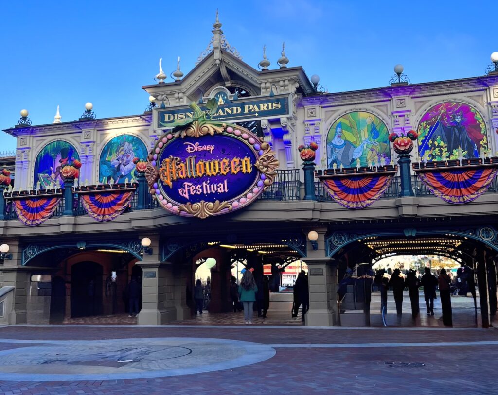 décorations d'Halloween à Disneyland